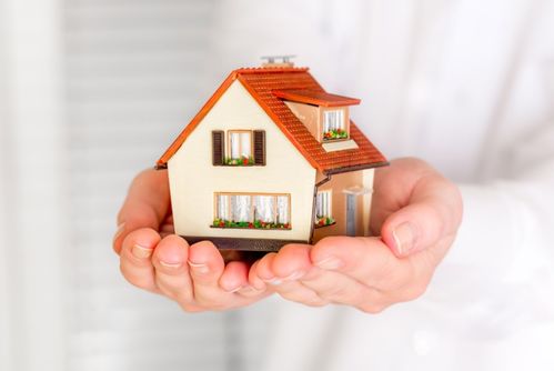 北京上海房產(chǎn)經(jīng)紀(jì)人本科占比超六成 行業(yè)專(zhuān)業(yè)化轉(zhuǎn)型的積極信號(hào)